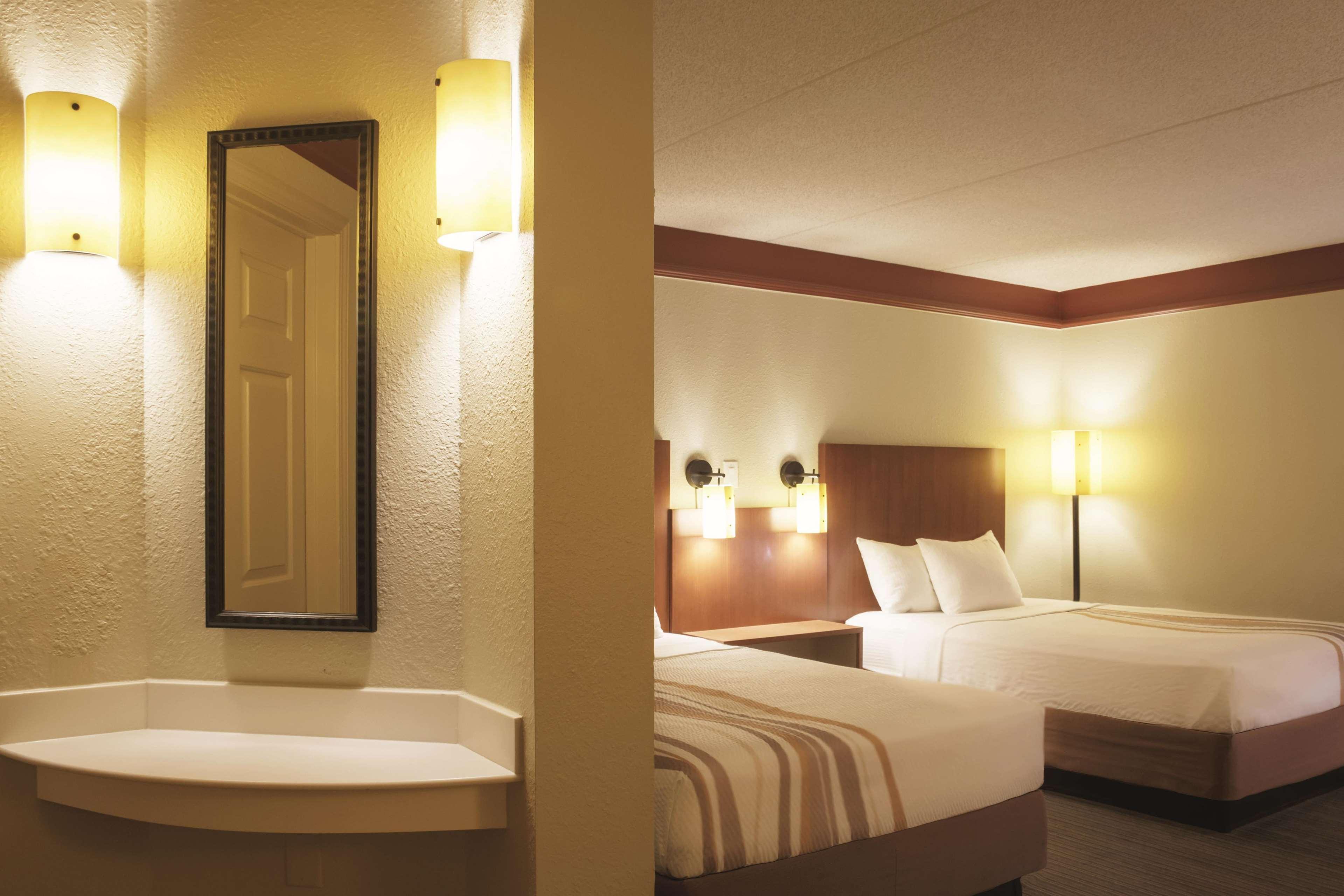 La Quinta By Wyndham Ballpark/galleria 3* Atlanta