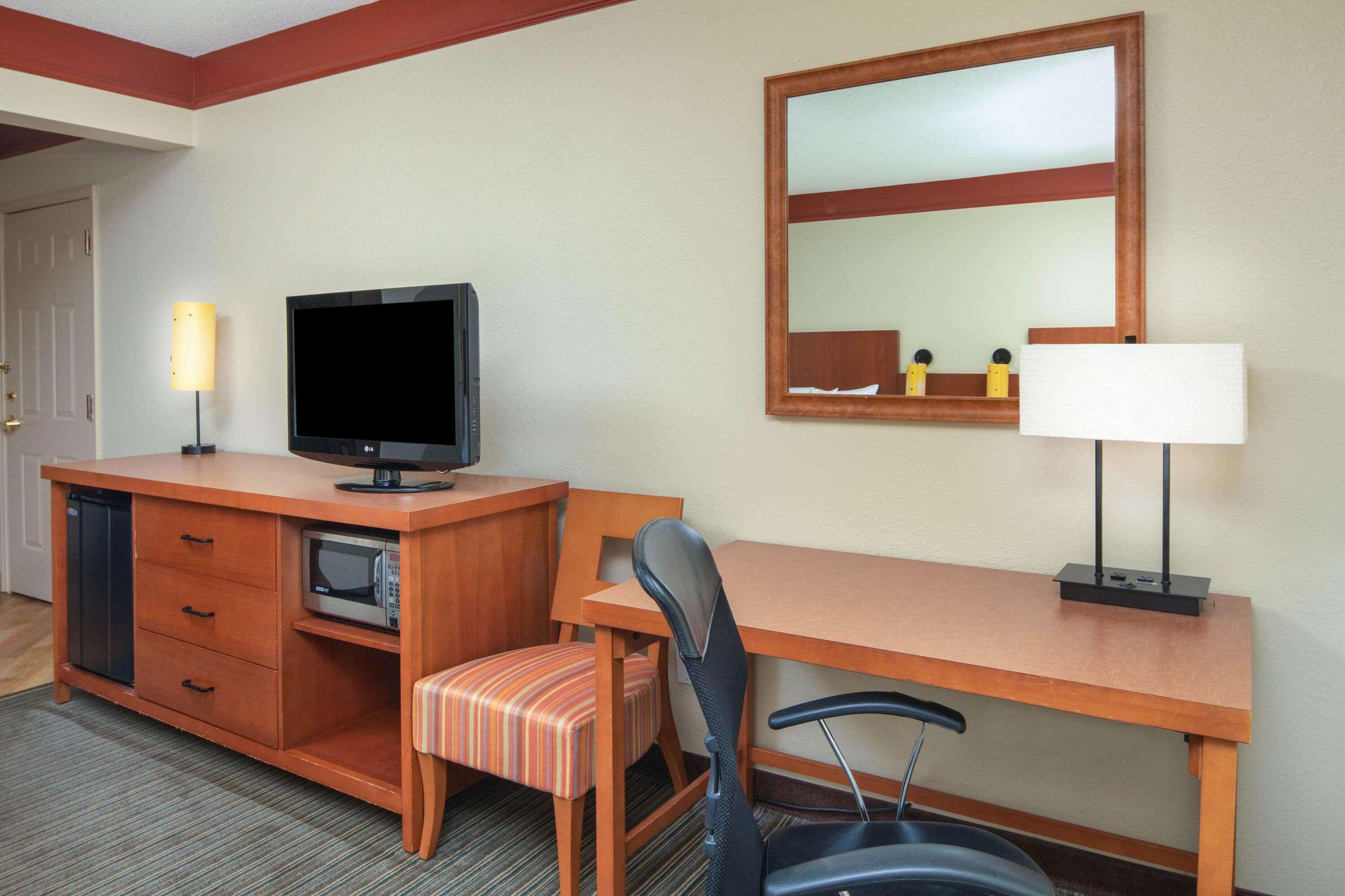 La Quinta By Wyndham Ballpark/galleria 3*
