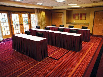 La Quinta By Wyndham Ballpark/galleria Hotel 3*